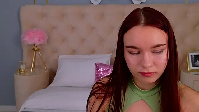 NoraHaynes online show from 3, 10, 2025