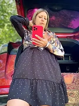 Milena-MilfaXXX online show from 18, 5, 2026