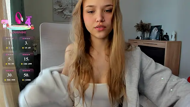 Snapshot of flooora_0 chatting on 9, 5, 2026 flooora 0 online show from 9, 5, 2026