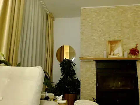 Snapshot of EliseBliss69 chatting on 27, 10, 2025 EliseBliss69 online show from 27, 10, 2025