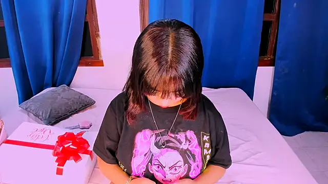 nahomy ryans online show from 25, 9, 2025