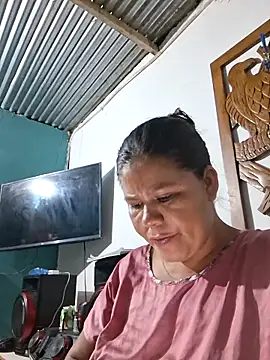 hotmom33 online show from 7, 11, 2025