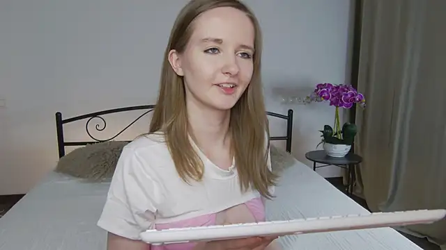 Snapshot of AlexsisFaee chatting on 8, 7, 2026 AlexsisFaee online show from 8, 7, 2026