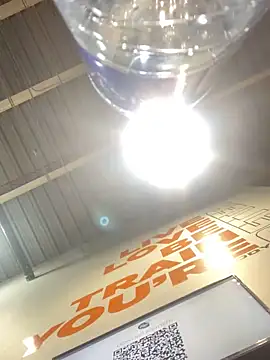  ManuVeelez online show from 12, 9, 2025