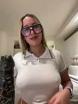 Snapshot of miagarcia250 chatting on 28, 4, 2026 miagarcia250 online show from 28, 4, 2026
