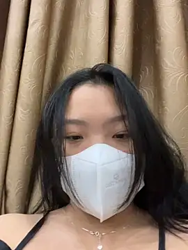 Snapshot of Thuylinh05 chatting on 6, 10, 2025 Thuylinh05 online show from 6, 10, 2025