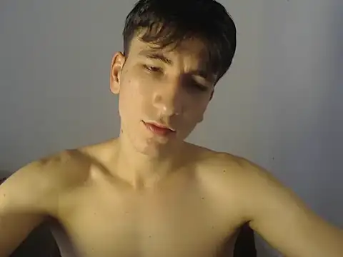 Snapshot of younewmaster chatting on 25, 9, 2025 younewmaster online show from 25, 9, 2025