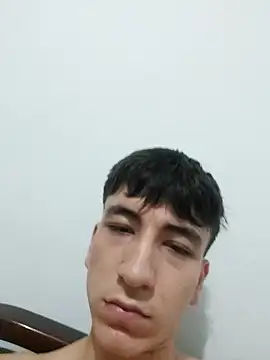 Snapshot of younewmaster chatting on 10, 10, 2025 younewmaster online show from 10, 10, 2025
