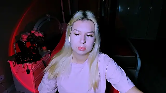 ChloeRicc online show from 30, 10, 2025