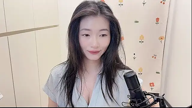 Rosalind xixi online show from 18, 9, 2025