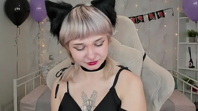 Tori Cutie online show from 23, 10, 2025