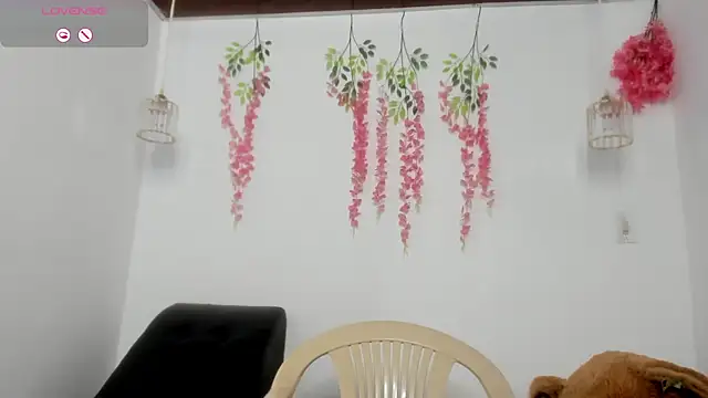 Snapshot of scarletbaker_ chatting on 26, 5, 2026 scarletbaker online show from 26, 5, 2026