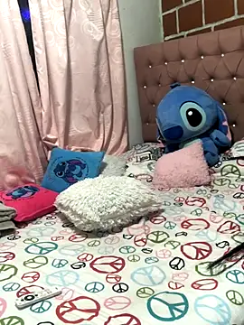 Rachellcooperrr online show from 19, 12, 2025