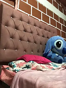 Rachellcooperrr online show from 18, 3, 2026