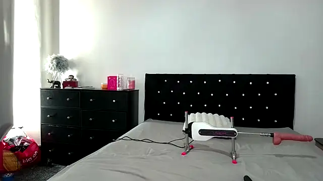 OliviaRyan22 online show from 18, 3, 2026