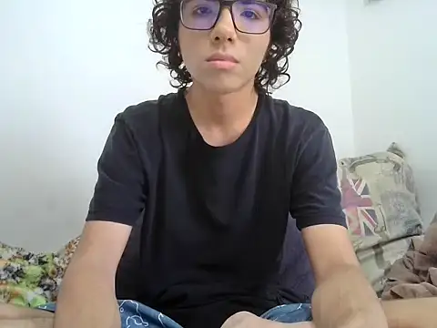 Snapshot of BBoyLatino0 chatting on 10, 10, 2025 BBoyLatino0 online show from 10, 10, 2025