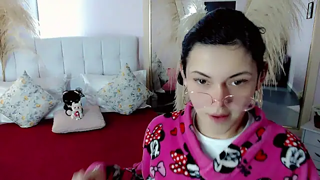 nathalialoes1 online show from 12, 1, 2026