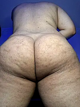 Snapshot of kit_hott chatting on 1, 7, 2026 kit hott online show from 1, 7, 2026