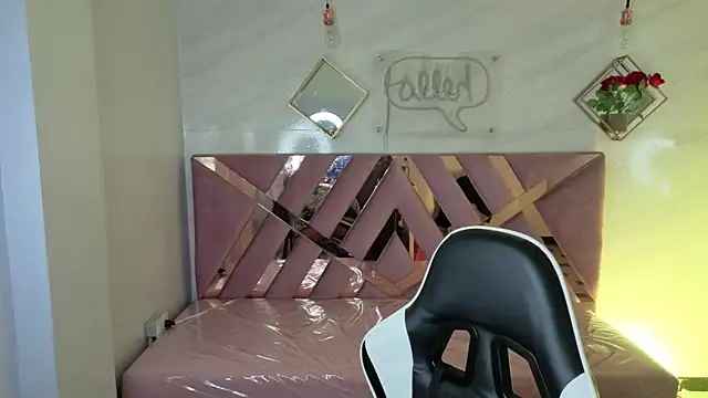 Luna Star v online show from 20, 11, 2025