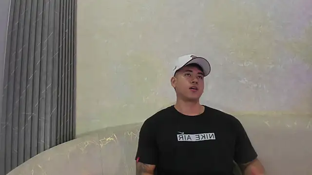 Snapshot of Draven_Marceaux chatting on 2, 7, 2026 Draven Marceaux online show from 2, 7, 2026