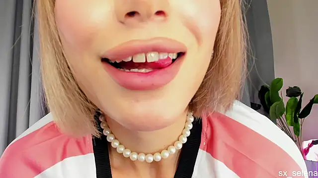 Snapshot of Ice_Strawberry chatting on 21, 6, 2026 Ice Strawberry online show from 21, 6, 2026