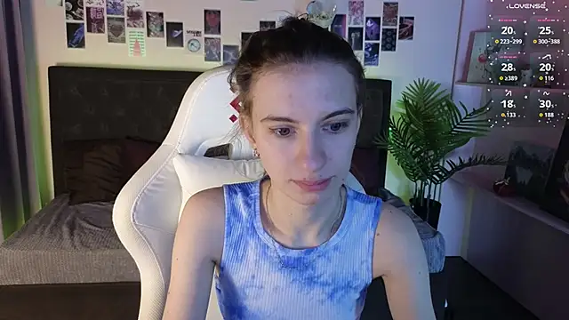 Snapshot of kaleriyaa_ chatting on 3, 12, 2025 kaleriyaa online show from 3, 12, 2025