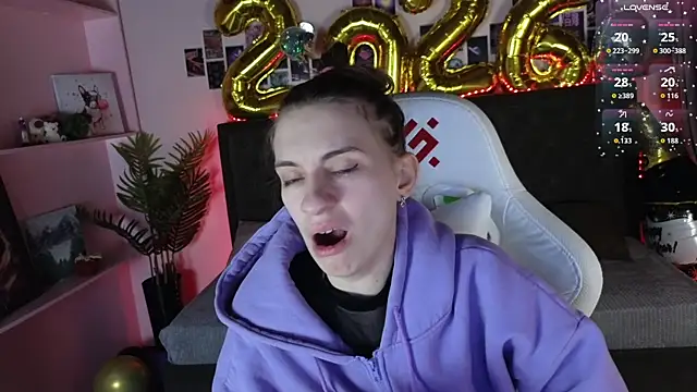 Snapshot of kaleriyaa_ chatting on 21, 12, 2025 kaleriyaa online show from 21, 12, 2025