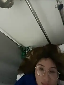 Snapshot of heybabykyliee chatting on 12, 4, 2026 heybabykyliee online show from 12, 4, 2026