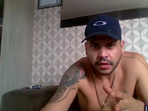Snapshot of JOAO_PEDRO35 chatting on 15, 11, 2025 JOAO PEDRO35 online show from 15, 11, 2025