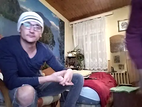 Snapshot of beda_gergo chatting on 25, 11, 2025 beda gergo online show from 25, 11, 2025