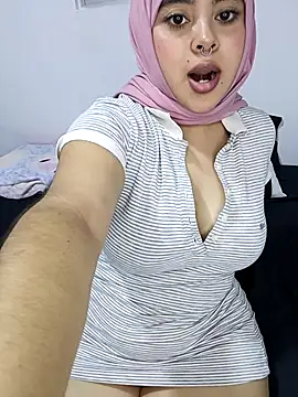 Snapshot of adahara_cute chatting on 9, 10, 2025 adahara cute online show from 9, 10, 2025
