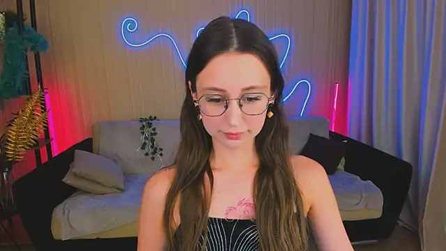 YourLovellyStory online show from 14, 10, 2025