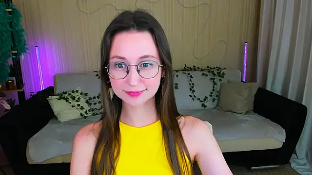 YourLovellyStory online show from 24, 11, 2025