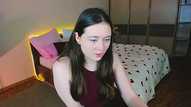 AlluringLookk online show from 10, 4, 2026