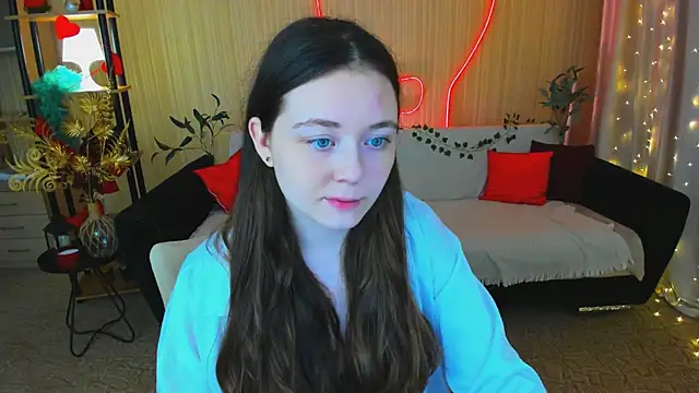 AlluringLookk online show from 19, 4, 2026