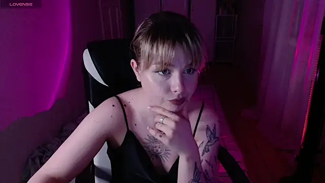 Snapshot of AngelicaHollywood chatting on 19, 3, 2026 AngelicaHollywood online show from 19, 3, 2026