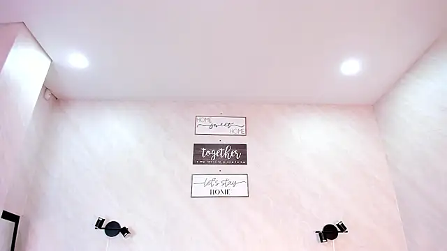 Emilia Bons online show from 4, 2, 2026