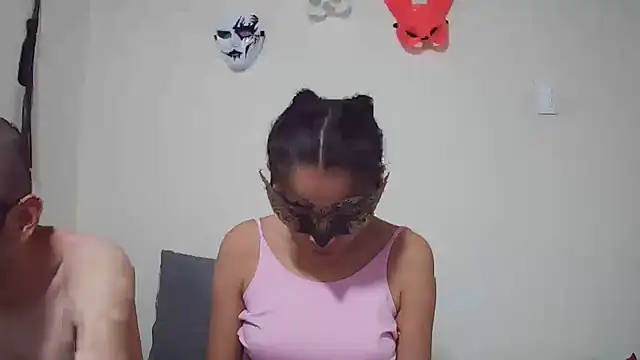 Snapshot of coplehot27 chatting on 2, 10, 2025 coplehot27 online show from 2, 10, 2025