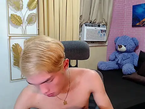 Snapshot of fuckerfriendsxx chatting on 18, 4, 2026 fuckerfriendsxx online show from 18, 4, 2026