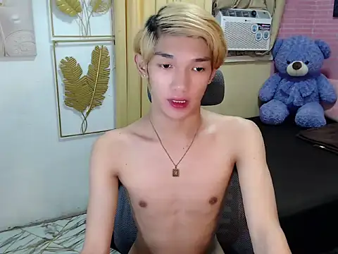 Snapshot of fuckerfriendsxx chatting on 25, 5, 2026 fuckerfriendsxx online show from 25, 5, 2026