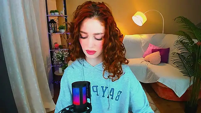 Snapshot of ChristinaConteeree chatting on 17, 11, 2025 ChristinaConteeree online show from 17, 11, 2025