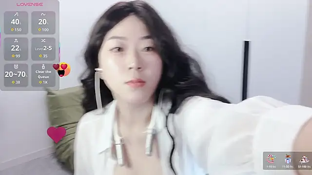 Emmaq996 online show from 13, 10, 2025