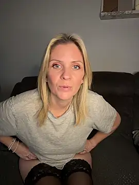 Lexi-Lux-X online show from 15, 11, 2025