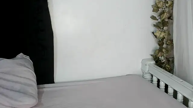 Snapshot of angelainparis28 chatting on 20, 9, 2025 angelainparis28 online show from 20, 9, 2025