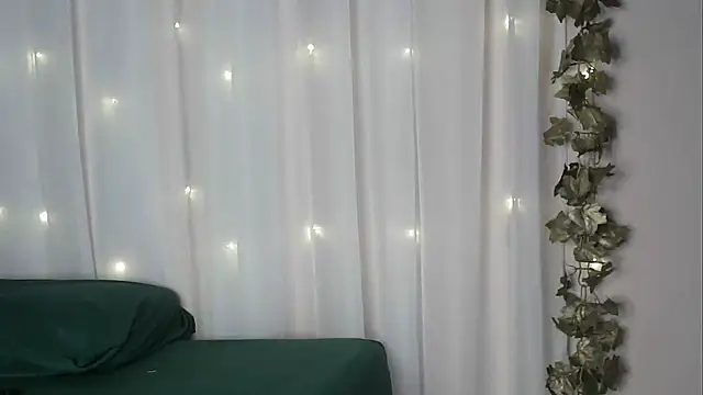 Snapshot of angelainparis28 chatting on 2, 10, 2025 angelainparis28 online show from 2, 10, 2025