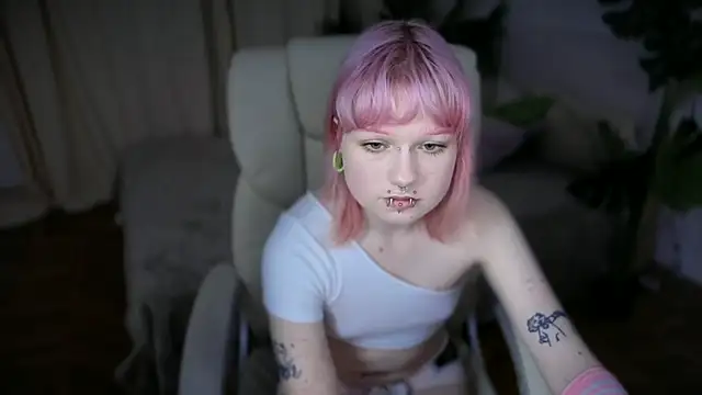 Snapshot of PinkyPixy chatting on 9, 10, 2025 PinkyPixy online show from 9, 10, 2025