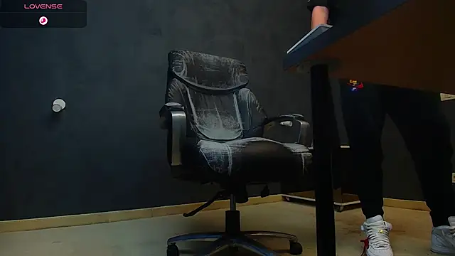 EnzoRace online show from 5, 10, 2025