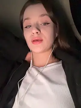 KittyQueeny online show from 28, 10, 2025