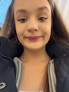 KittyQueeny online show from 3, 12, 2025