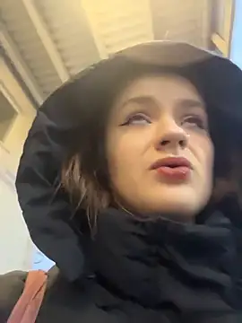 KittyQueeny online show from 20, 12, 2025